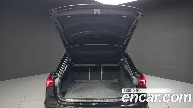 Audi Q3 2022 — Фото 16/20