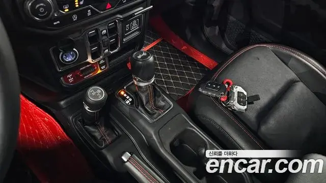 Jeep Wrangler 2023 — Фото 9/20