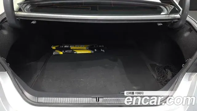 Toyota Avalon 2020 — Şəkil 10/31