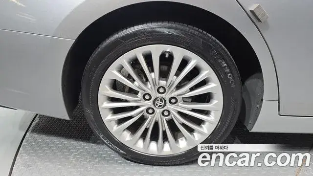Toyota Avalon 2020 — Şəkil 28/31