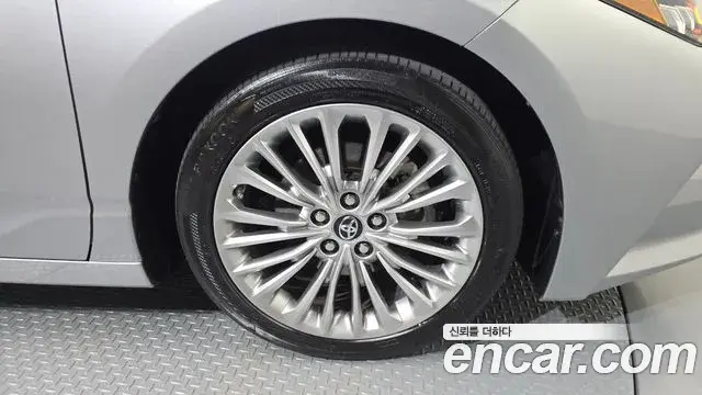 Toyota Avalon 2020 — Şəkil 13/31