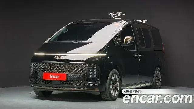 Hyundai Staria 2024 — Фото 1/20
