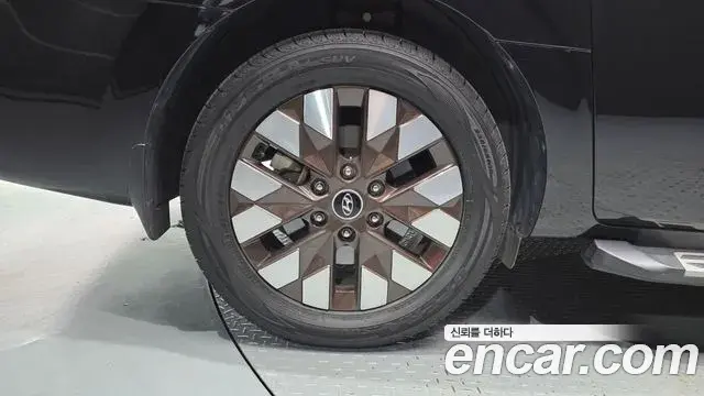 Hyundai Staria 2024 — Фото 5/20