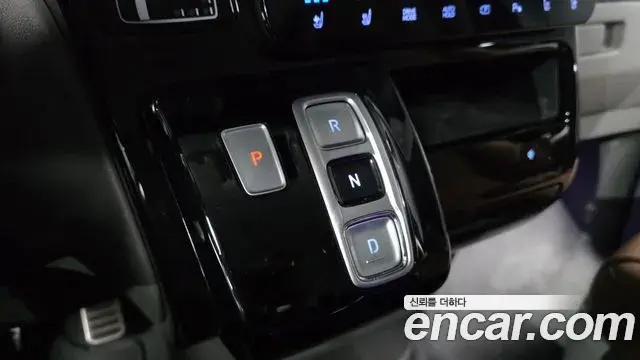 Hyundai Staria 2024 — Фото 9/20
