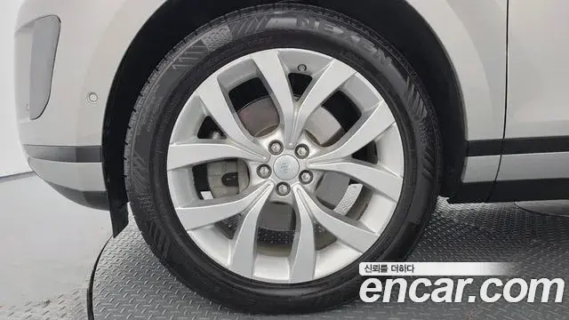 Land Rover Range Rover Evoque 2019 — Фото 5/20