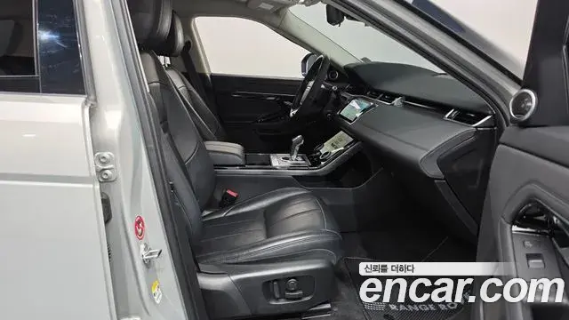 Land Rover Range Rover Evoque 2019 — Photo 21/34