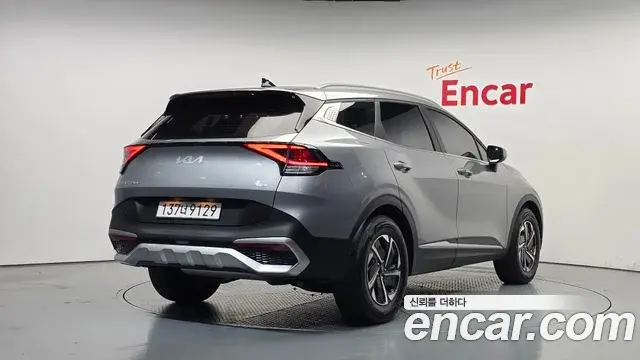 Kia Sportage 2023 — Фото 2/20