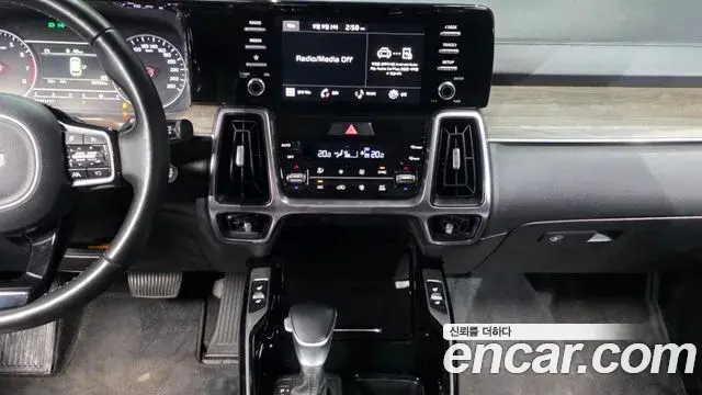 Kia Sorento 2022 — Фото 14/20