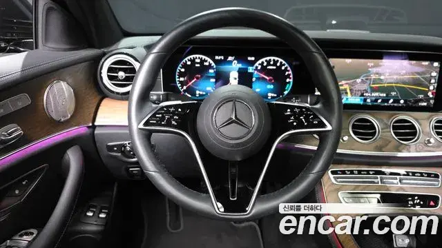 Mercedes-Benz E-Class 2021 — Фото 13/20