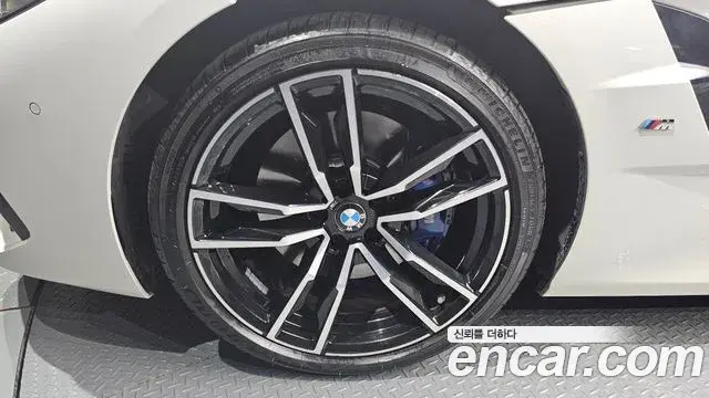 BMW Z4 2019 — Фото 5/20