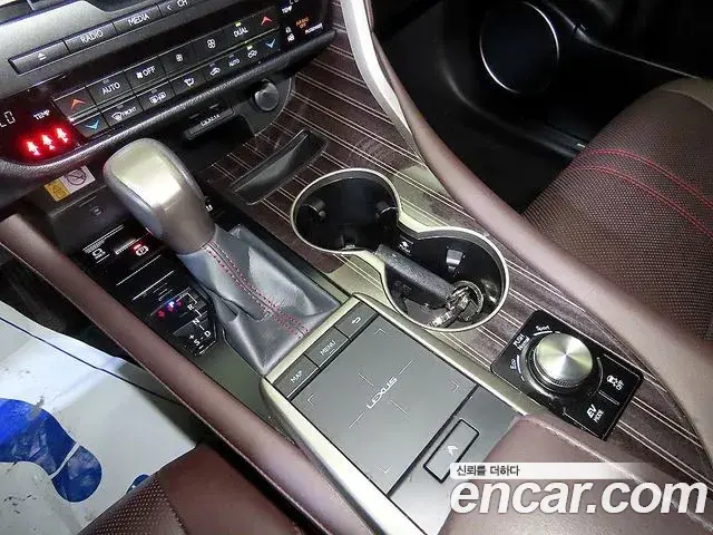 Lexus RX450h 2022 — Фото 12/20