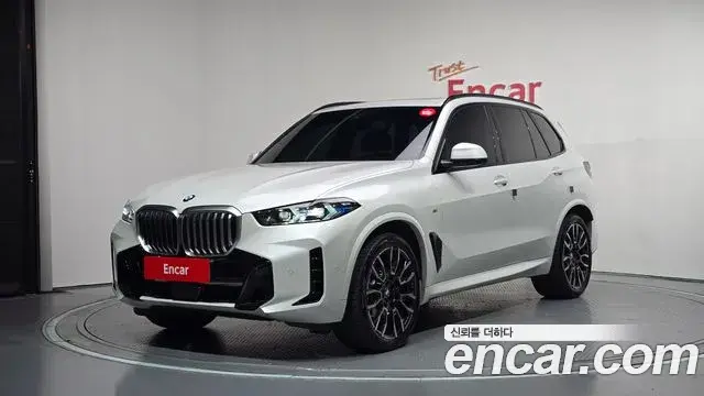 BMW X5 2023 — Фото 1/20