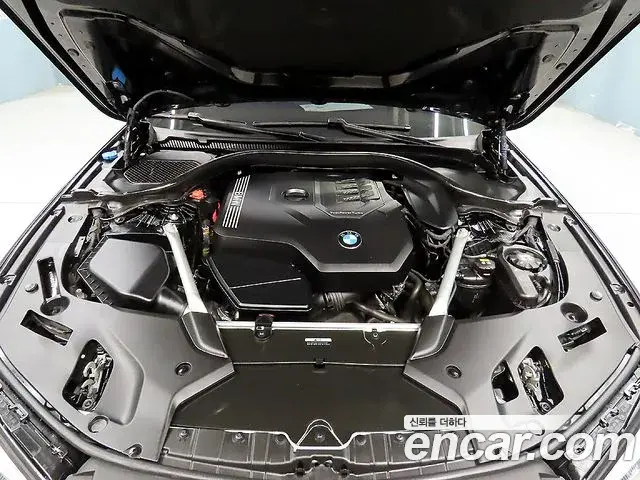 BMW 5 Series 2021 — Фото 19/20