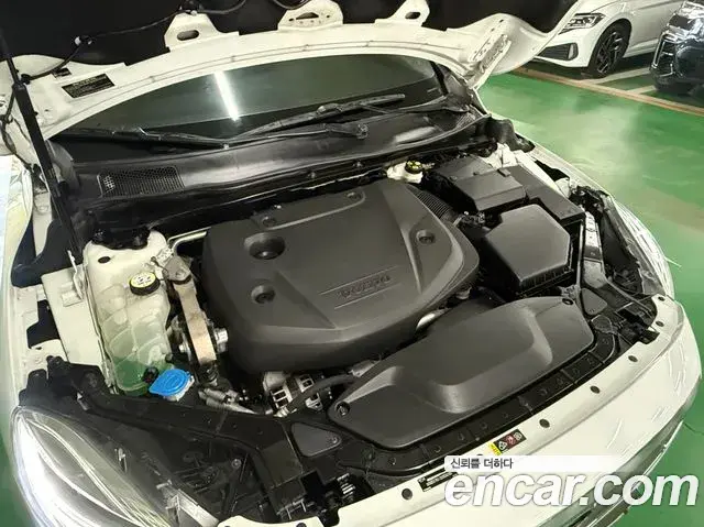 Volvo V40 Cross Country 2018 — Şəkil 15/20