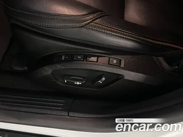 Volvo V40 Cross Country 2018 — Şəkil 11/20