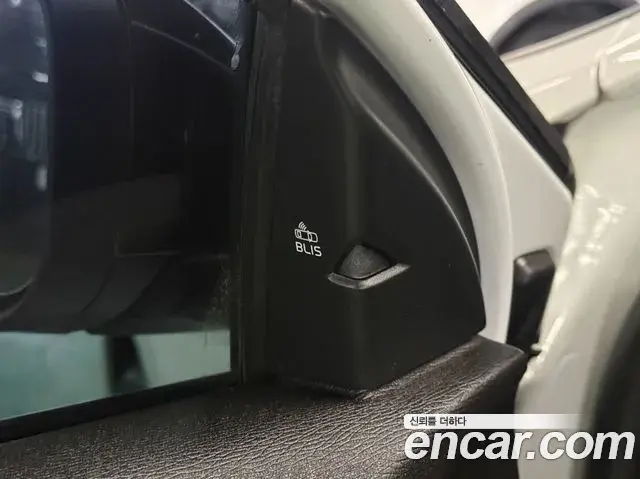Volvo V40 Cross Country 2018 — Şəkil 2/20