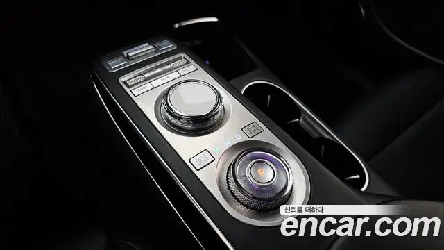 Genesis GV70 2021 — Şəkil 9/20