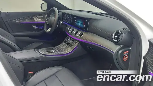 Mercedes-Benz E-Class 2023 — Фото 8/20