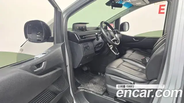 Hyundai Staria 2022 — Фото 10/20