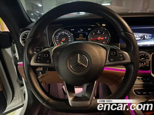 Mercedes-Benz E-Class 2018 — Фото 15/19