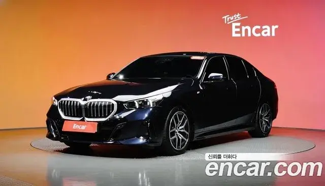 BMW 5 Series 2023 — Фото 1/20
