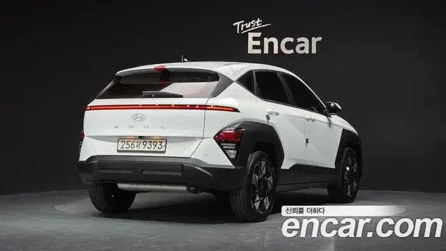 Hyundai Kona 2023 — Фото 2/20