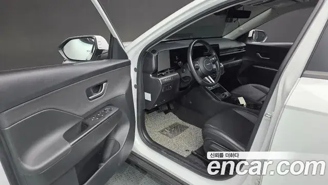 Hyundai Kona 2023 — Фото 10/20