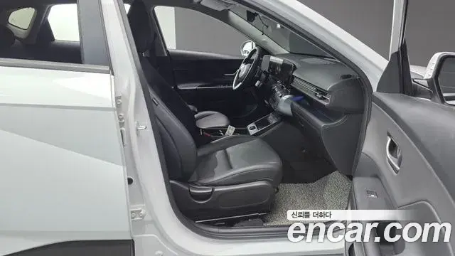 Hyundai Kona 2023 — Фото 11/20