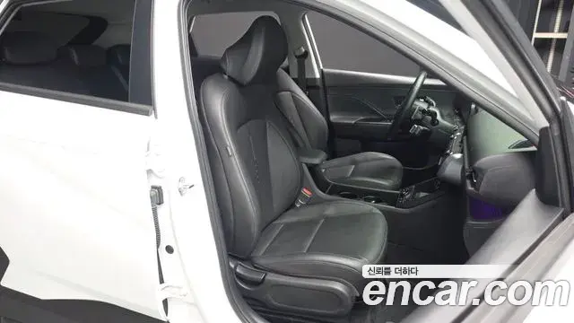 Hyundai Kona 2024 — Фото 12/16