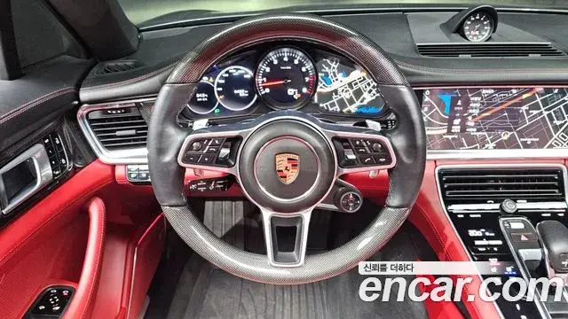 Porsche Panamera 2020 — Фото 13/20