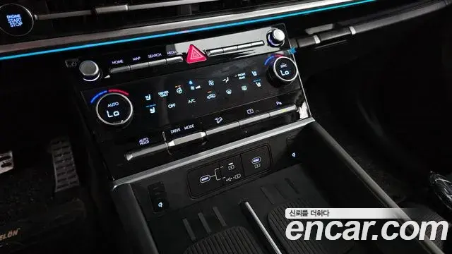 Hyundai Santa Fe 2024 — Фото 17/20