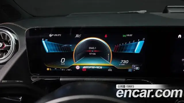 Mercedes-Benz GLA-Class 2021 — Фото 8/20