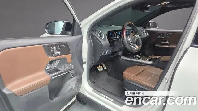 Mercedes-Benz GLA-Class 2021 — Фото 10/20