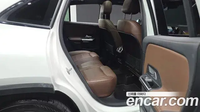 Mercedes-Benz GLA-Class 2021 — Фото 12/20