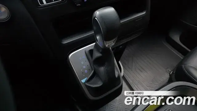 Hyundai Staria 2021 — Photo 9/20
