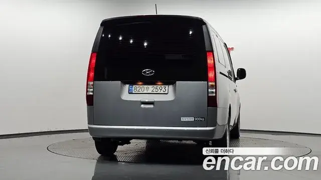 Hyundai Staria 2023 — Фото 4/20