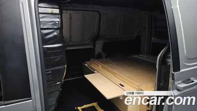 Hyundai Staria 2023 — Фото 11/20