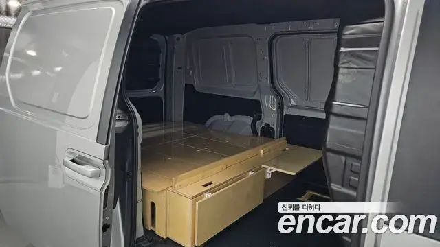 Hyundai Staria 2023 — Фото 12/20