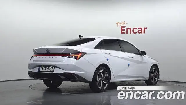 Hyundai Avante 2021 — Фото 1/20