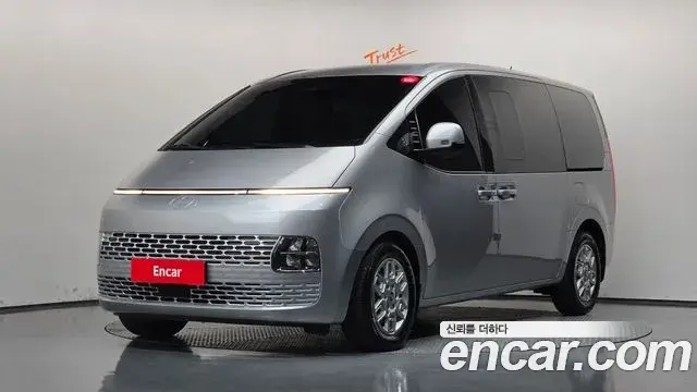 Hyundai Staria 2025 — Фото 1/20