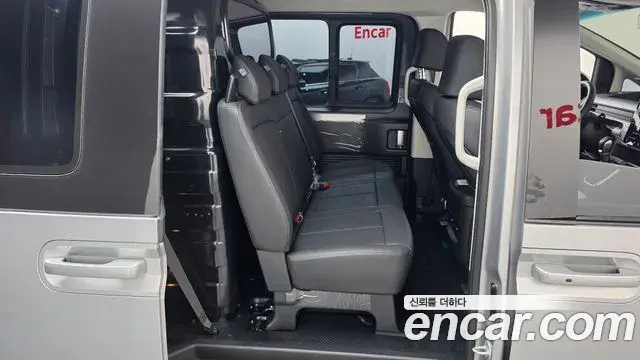 Hyundai Staria 2025 — Фото 11/20