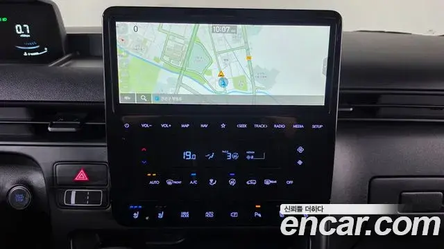 Hyundai Staria 2025 — Фото 13/20