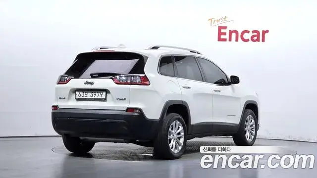 Jeep Cherokee 2018 — Фото 2/20
