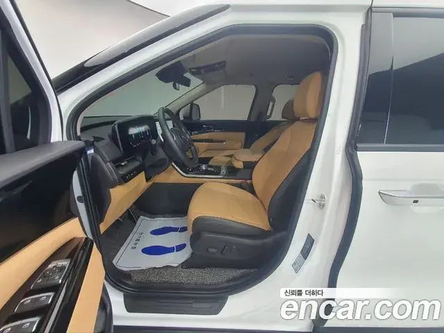 Kia Carnival 2021 — Фото 18/20