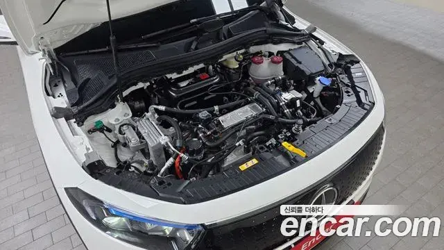 Mercedes-Benz EQA 2025 — Photo 25/31