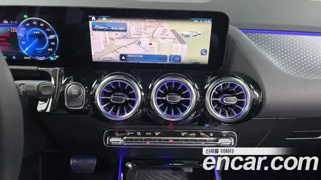 Mercedes-Benz EQA 2025 — Photo 9/31