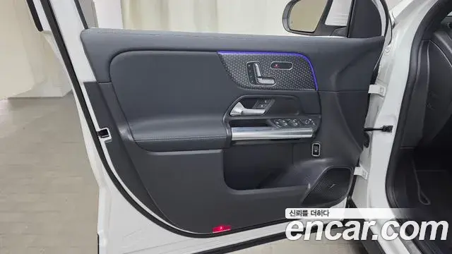 Mercedes-Benz EQA 2025 — Photo 12/31