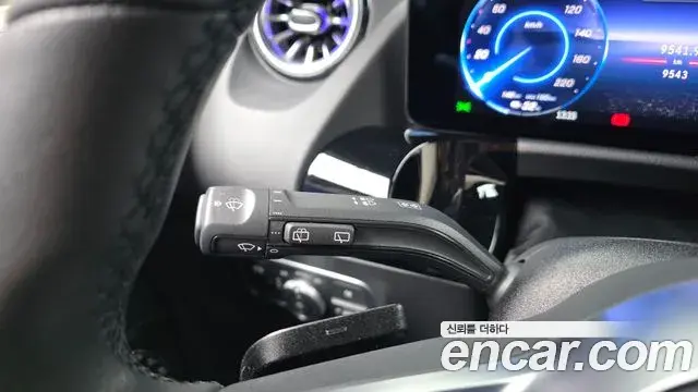 Mercedes-Benz EQA 2025 — Photo 18/31
