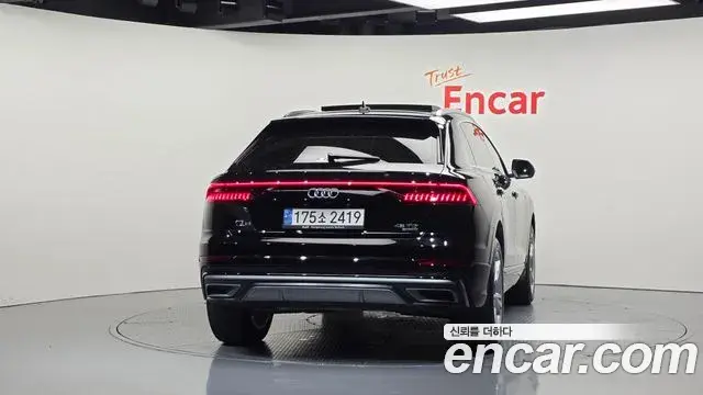 Audi Q7 2023 — Фото 4/20