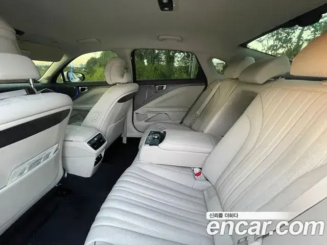 Kia K8 2026 — Şəkil 18/20